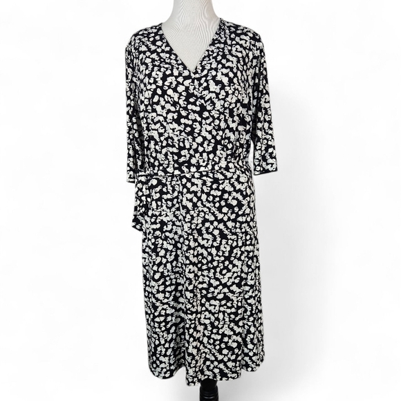 Vince Camuto Dresses & Skirts - VINCE CAMUTO Black And White  Belted Dress Size 1X
